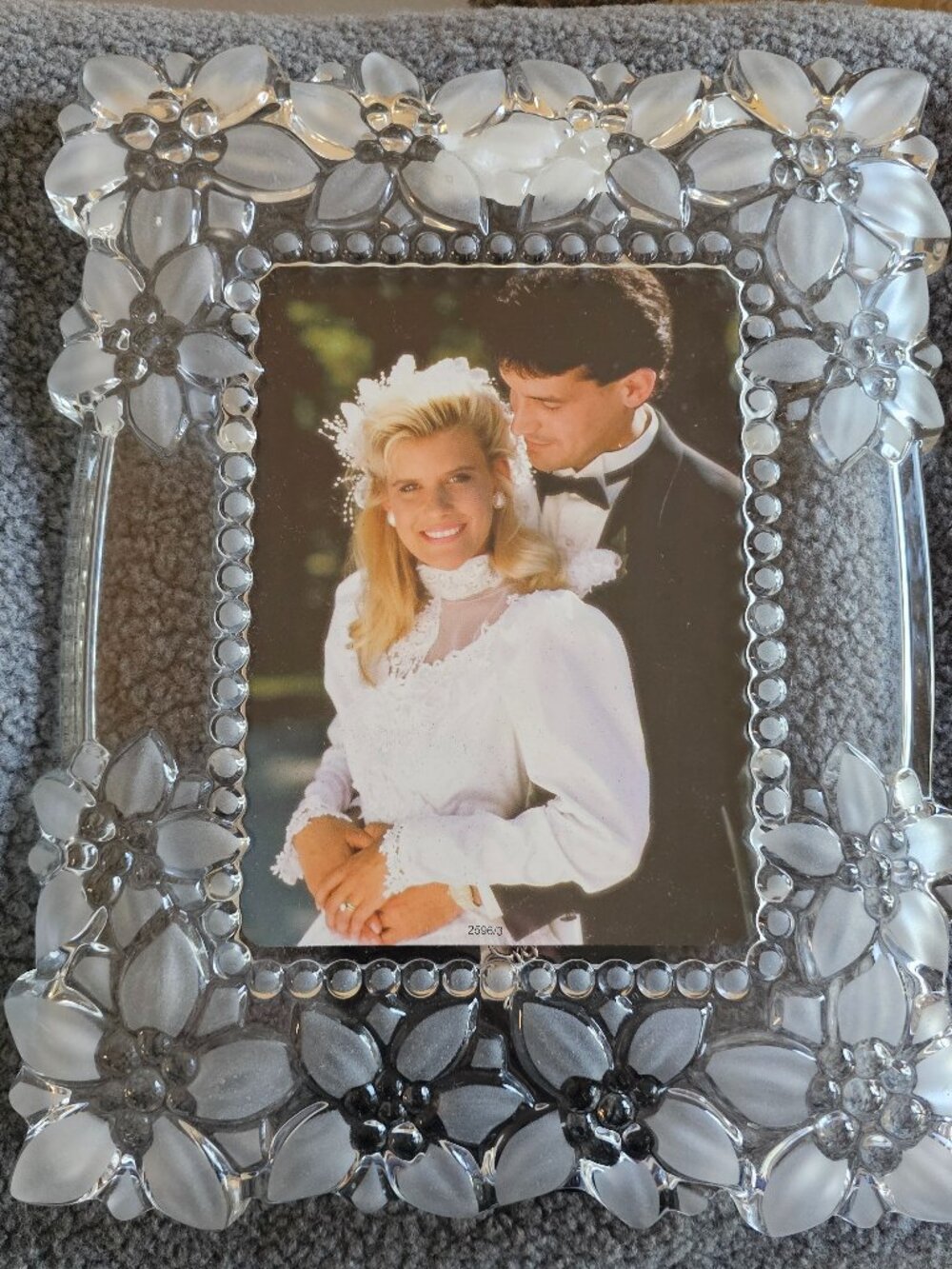 Mikasa Floral Bouquet Glass 5x7 Photo Picture Frame Clear Floral Ornate Heavy